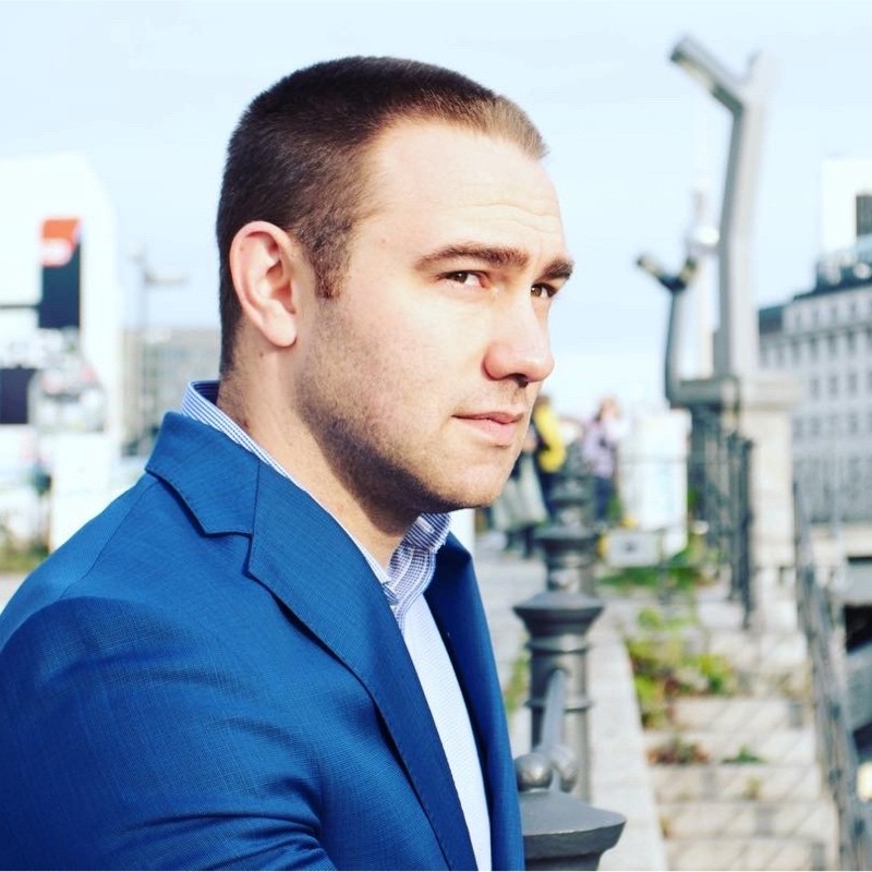 Aaron Burnett